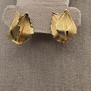 Giovani Gold Tone Clip On Leaf Earrings